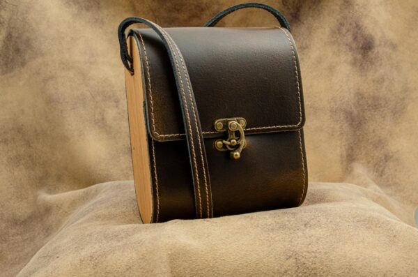 "Gerti" - Ledertasche mit Holz (die Rustikale) – Bild 7